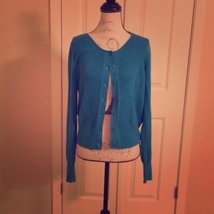 NWOT-CAbi size M turquoise cardigan.